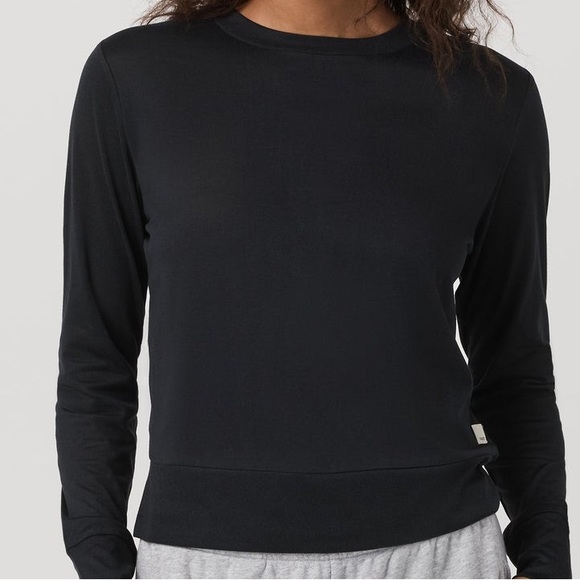 🆕 NWT Vuori Daydream Crew Black Heather Performance Top SO SOFT! Athleisure - Picture 3 of 8